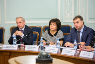 На заседании Совета при полномочном представителе Президента. Фотограф на деловое мероприятие Дмитрий Фуфаев.