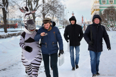Звери тоже люди. Санкт-Петербург у Зимнего дворца. Фотограф  Дмитрий Фуфаев.