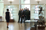 Президент России Владимир Путин посетил музей Суворовского училища. Фотограф Дмитрий Фуфаев.