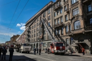 Обрушились балконы на Кирочной улице в Санкт-Петербурге. Работа МЧС.  Фотограф Дмитрий Фуфаев.