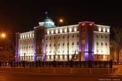 Иркутск.Зима.  Ночной вид  здания 