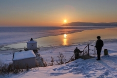Зима на Байкале. Иркутская область. Озеро Байкал. Закат. Фото Дмитрия Фуфаева.